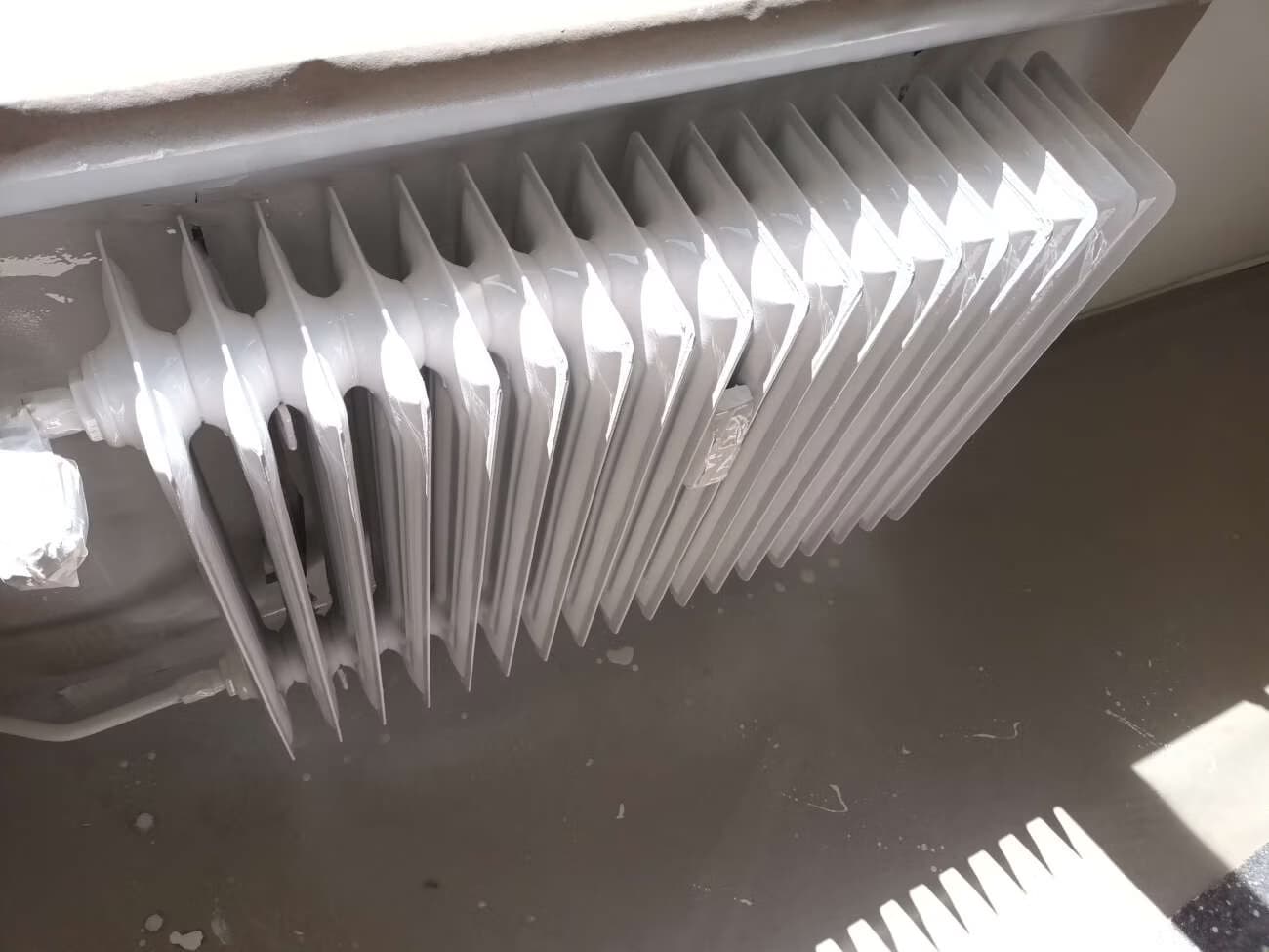 Ukázka nástřiku radiátoru Brno foto 1. Malířské a natěračské práce Brno a okolí - Profimalby - Petr Lejska