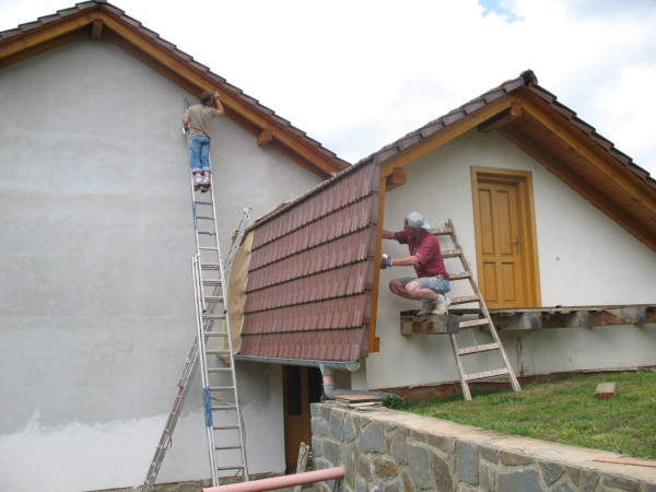 Nátěr fasády a dřevěného obložení